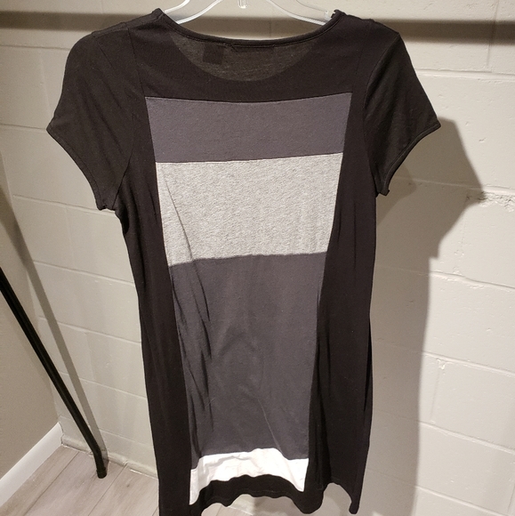 Color block tshirt dress - Picture 3 of 3